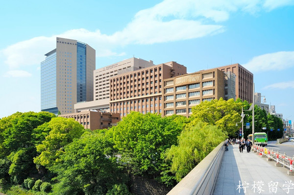 东京医科齿科大学